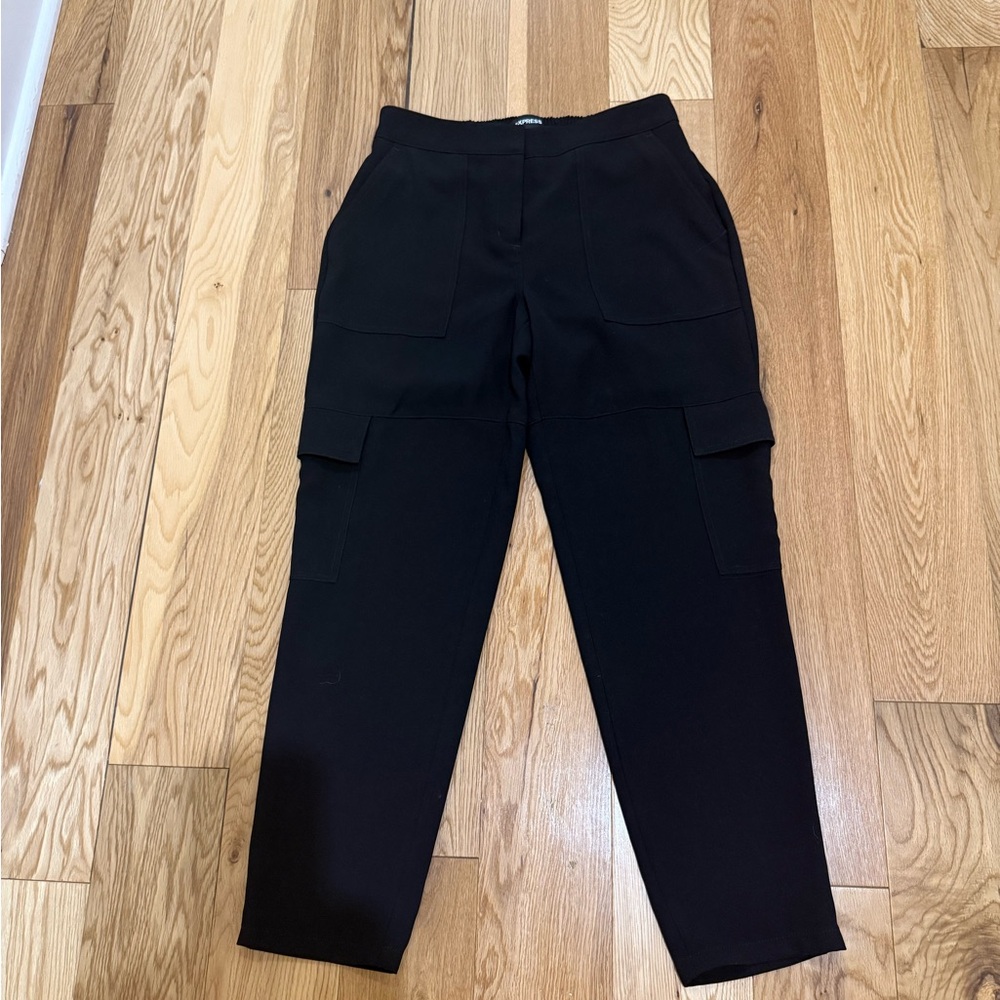 Express Women Black Cargo Pocket Pants size small mid rise / ankle